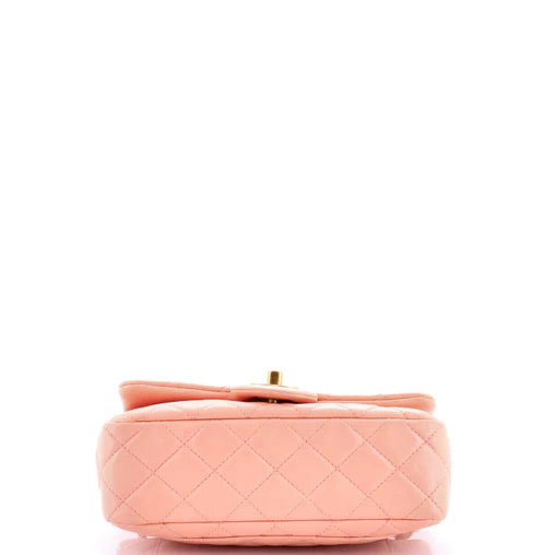 Close-up of Chanel Pearl Crush adjustable gold pearl ball mechanism