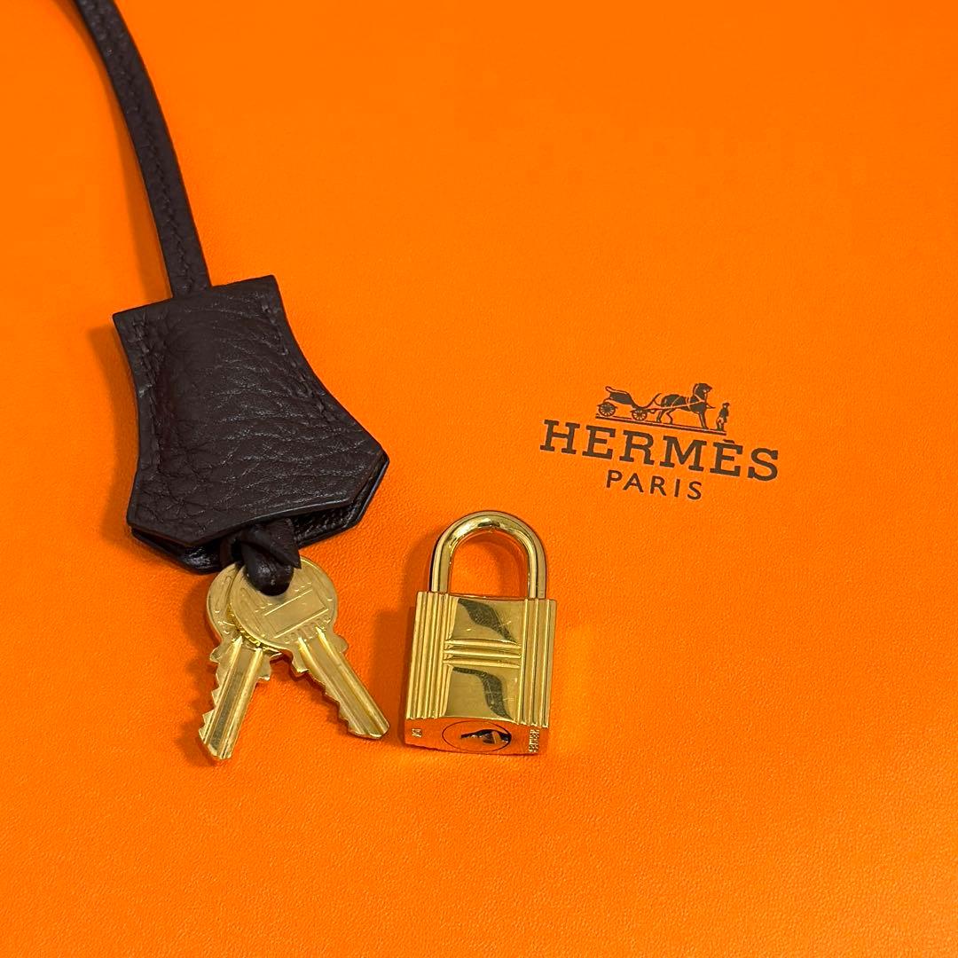 Vintage Hermes Kelly 28 Havana Brown Togo Leather Gold Hardware G Stamp - Saika Collective. Box and lock.